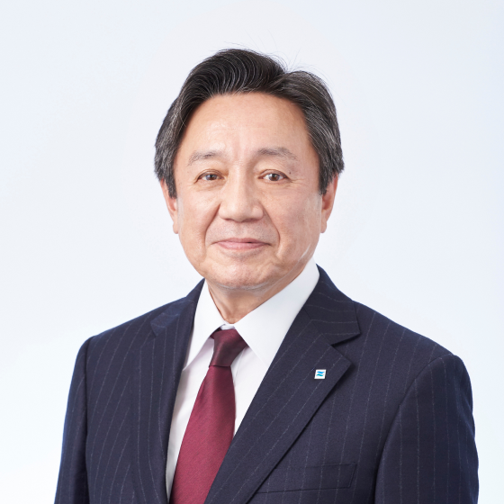 Director and Managing Executive Officer<br />
General Manager of Electronics Materials & <br />
IT Solutions Head Office Kimihiko Shiomi Close up