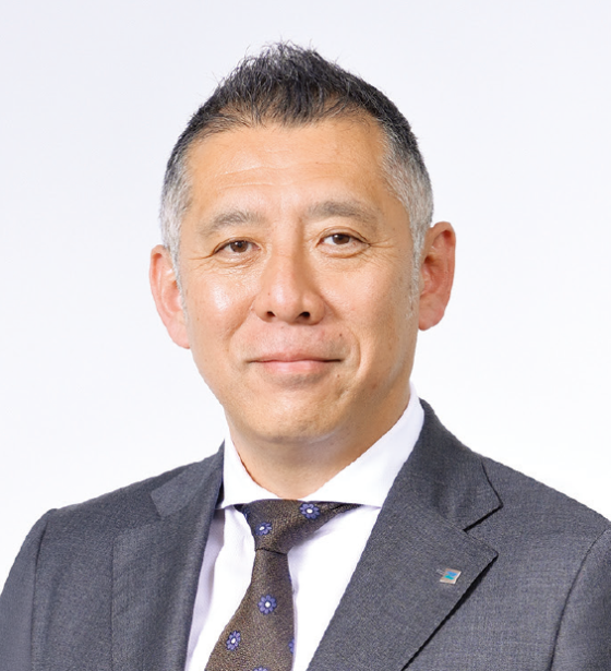 Director, Senior Vice Presidents<br />
Head of Corporate Strategy & Planning Taku Shimoda Close up
