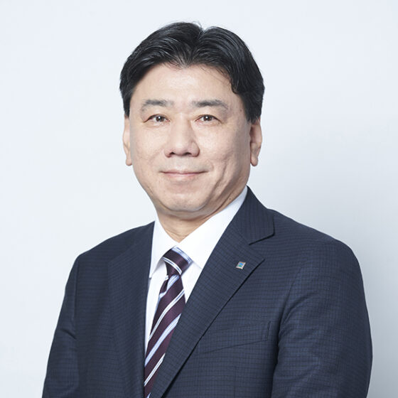 Senior Executive Officer<br />
Head of Environmental Solutions Atsushi Takematsu Close up