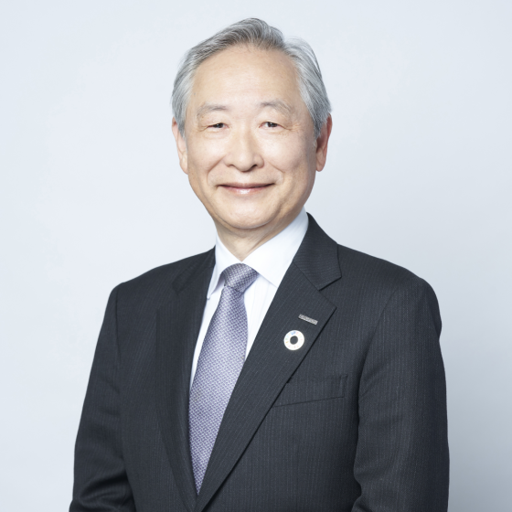 代表取締役<br />
品質統括<br />
 布山英士 近影