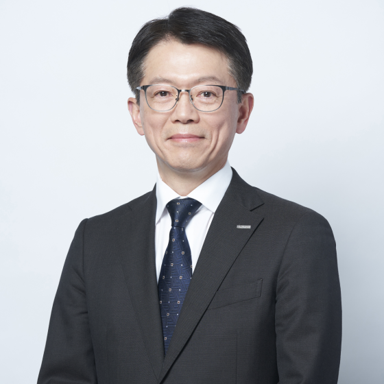 上席執行役員<br />
情報電子事業本部長 江口和磨 近影