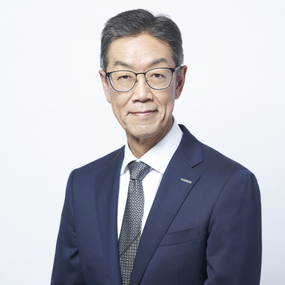 上席執行役員<br />
ウェルネス事業本部長 石坂治俊 近影