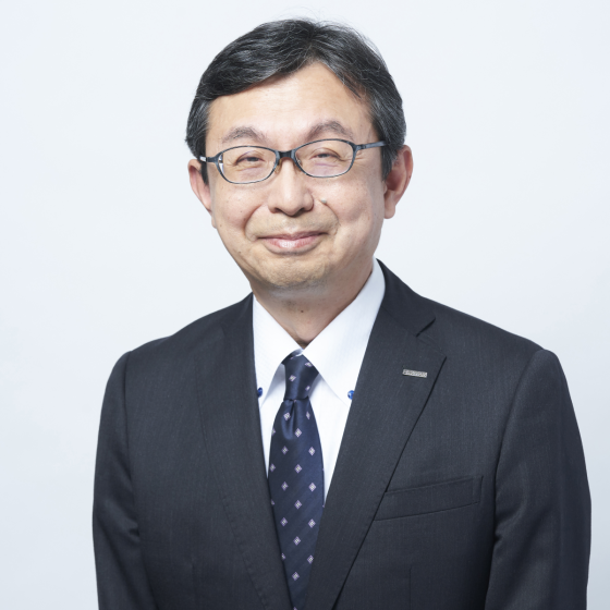 常務執行役員<br />
研究開発統括 嵯峨裕 近影