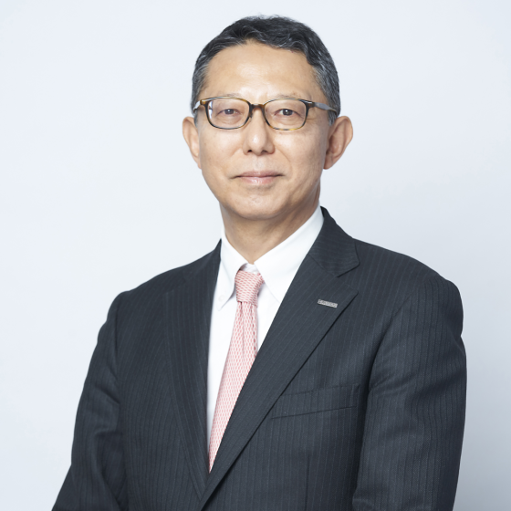 取締役<br />
専務執行役員 管理部門統括 佐藤道彦 近影